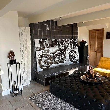 Cypress: Private Bedroom/Bathroom/Office, With Shared Pool, Hot Tub นอร์ทแวนคูเวอร์ ภายนอก รูปภาพ