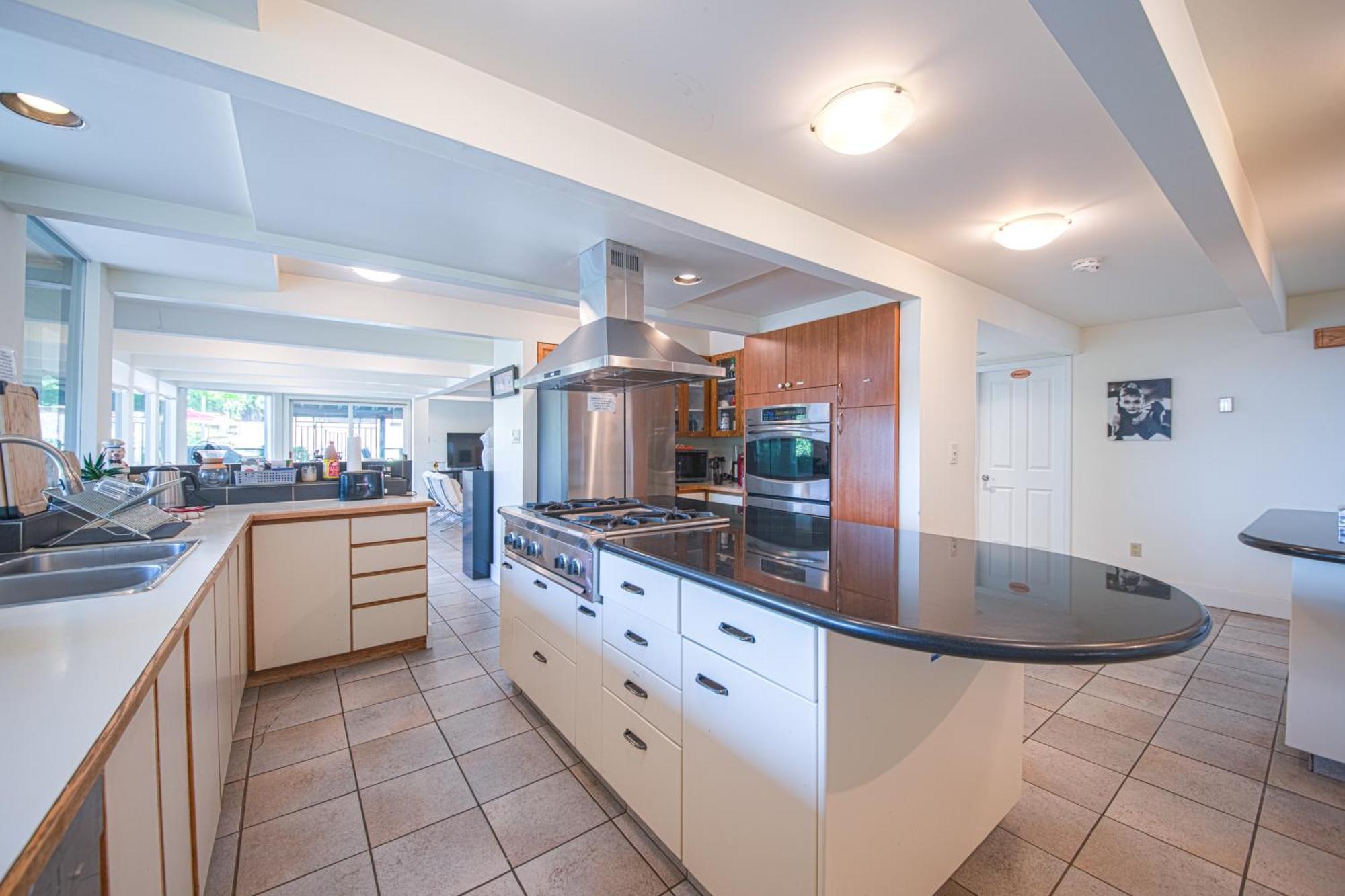 Cypress: Private Bedroom/Bathroom/Office, With Shared Pool, Hot Tub นอร์ทแวนคูเวอร์ ภายนอก รูปภาพ