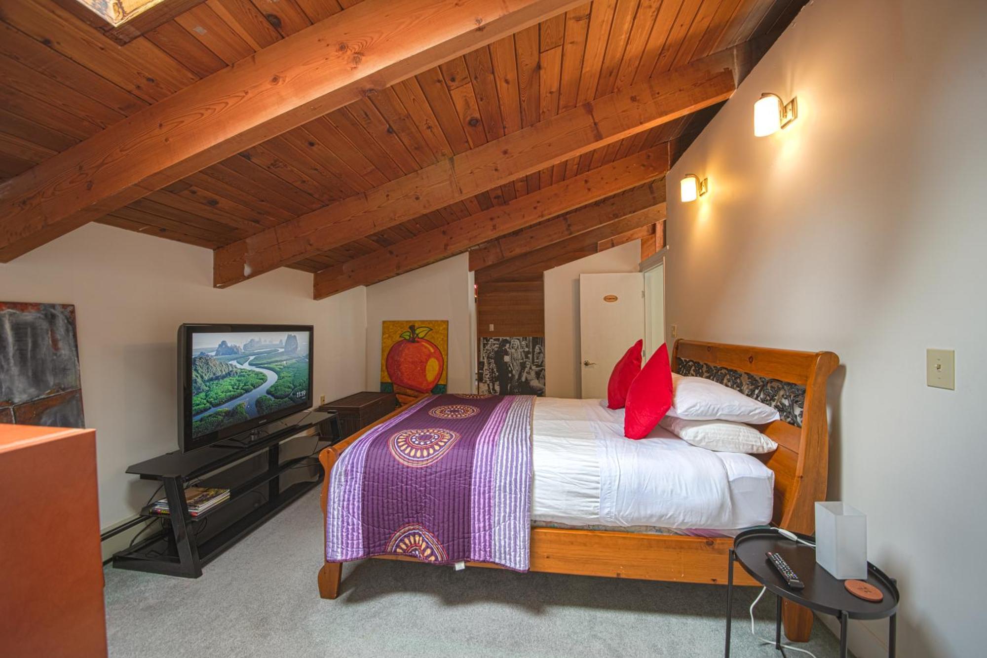 Cypress: Private Bedroom/Bathroom/Office, With Shared Pool, Hot Tub นอร์ทแวนคูเวอร์ ภายนอก รูปภาพ